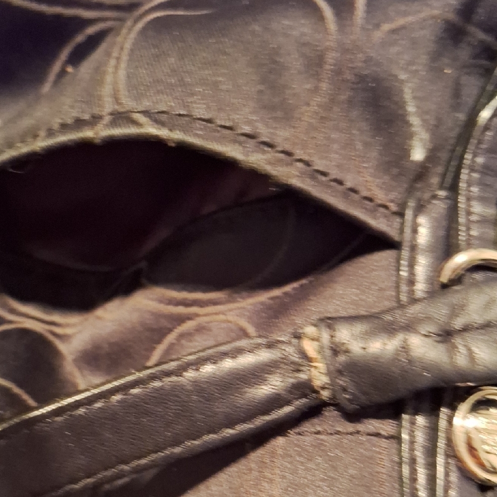 Coach Black Shoulder Bag with Gold Hardware - Picture 5 of 6